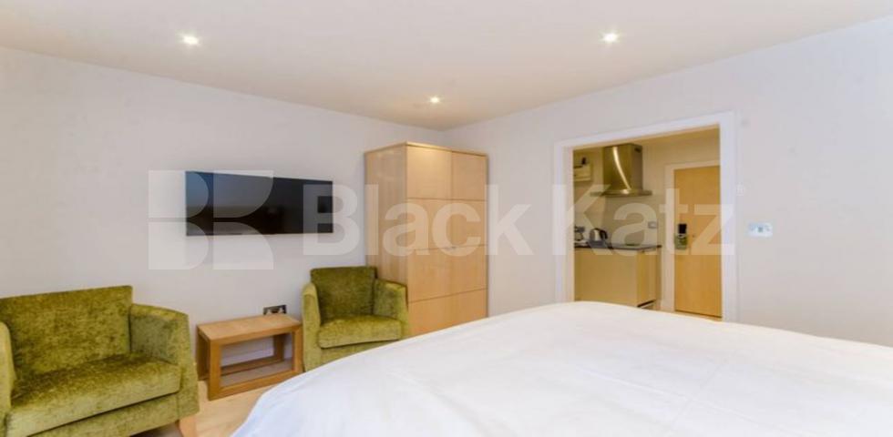 			VIRTUAL TOUR AVAILABLE!, Studio Apartment, 1 bath, 1 reception Studio			 CHAPEL MARKET N1, ANGEL